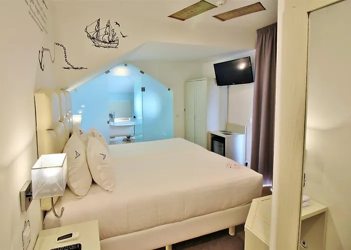 Ana Margarida Hotel 2*